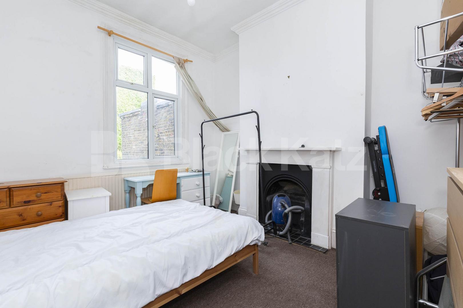 5 double bedrooms 2 bathrooms and garden within a period house  Windsor Road, Holloway
